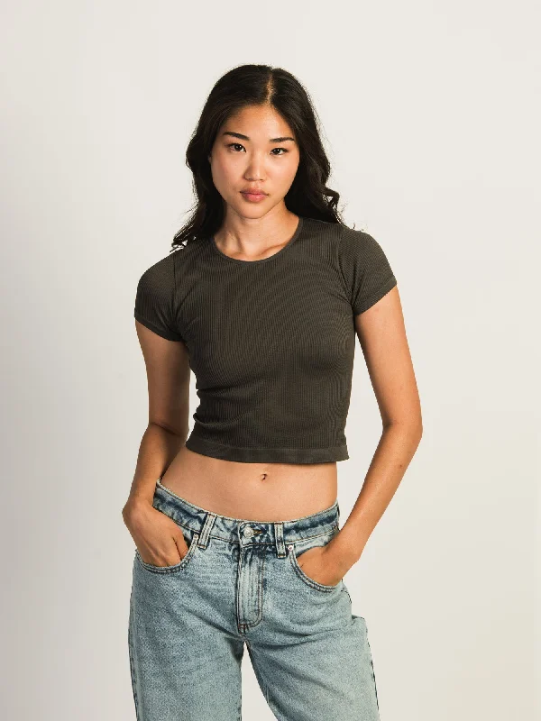 HARLOW RIBBED SEAMLESS TEE - CHARCOAL