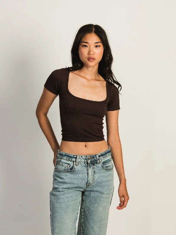 HARLOW SQUARENECK SEAMLESS TEE - CHOCOLATE