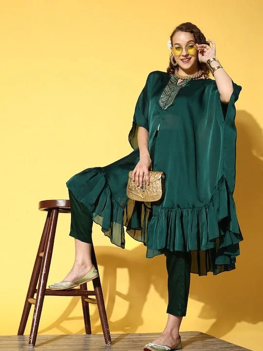 Women Green Yoke Design High Slit Sequinned Kurta with Trousers